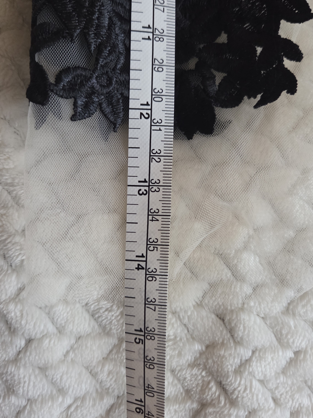 Elegant Black Lace Appliqué Midi Dress - Picture 11 of 12